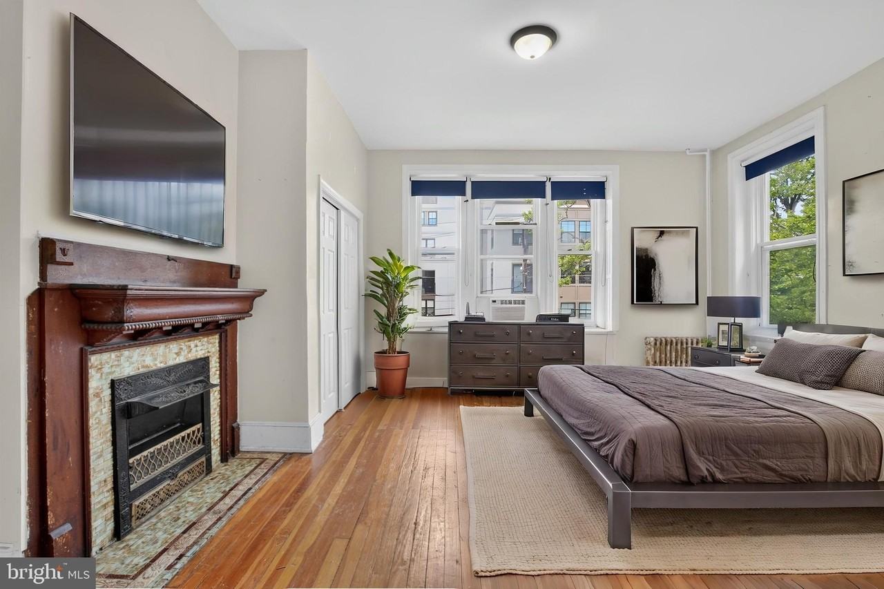 4011 Pine St - Photo 2 of 50