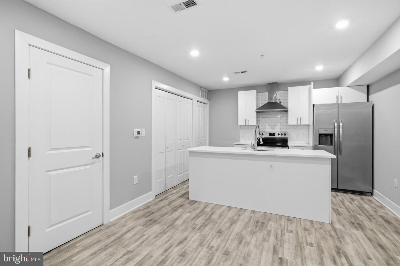 2500 N Mascher St #2 - Photo 2 of 19