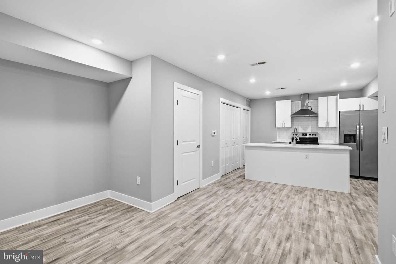 2500 N Mascher St #2 - Photo 3 of 19