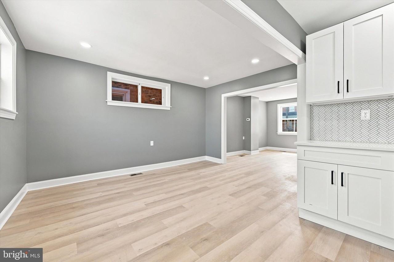 406 Kingsley St - Photo 7 of 18