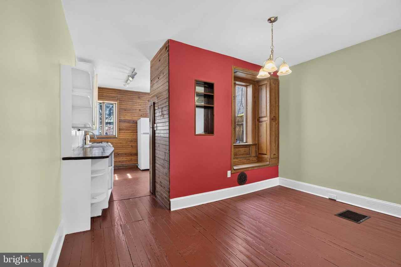 4051 Ludlow St - Photo 4 of 29