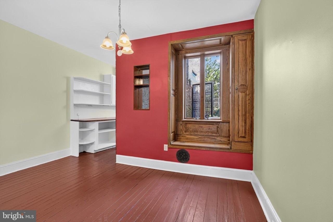 4051 Ludlow St - Photo 5 of 29