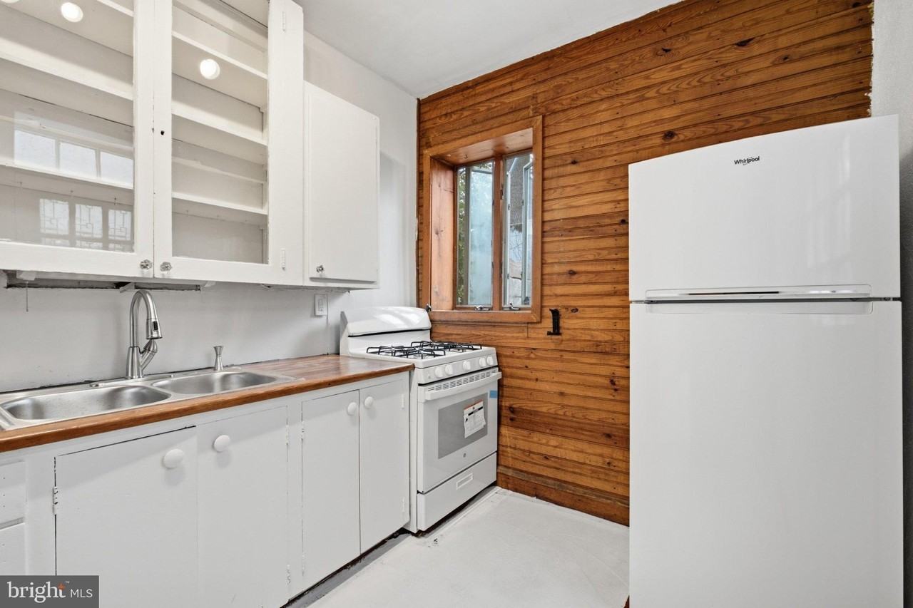 4051 Ludlow St - Photo 7 of 29