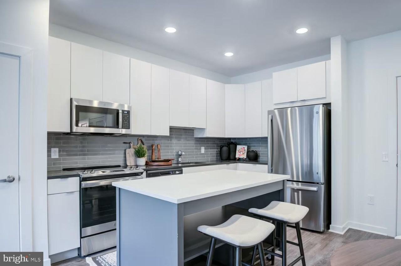 503 N Columbus Blvd #1541
