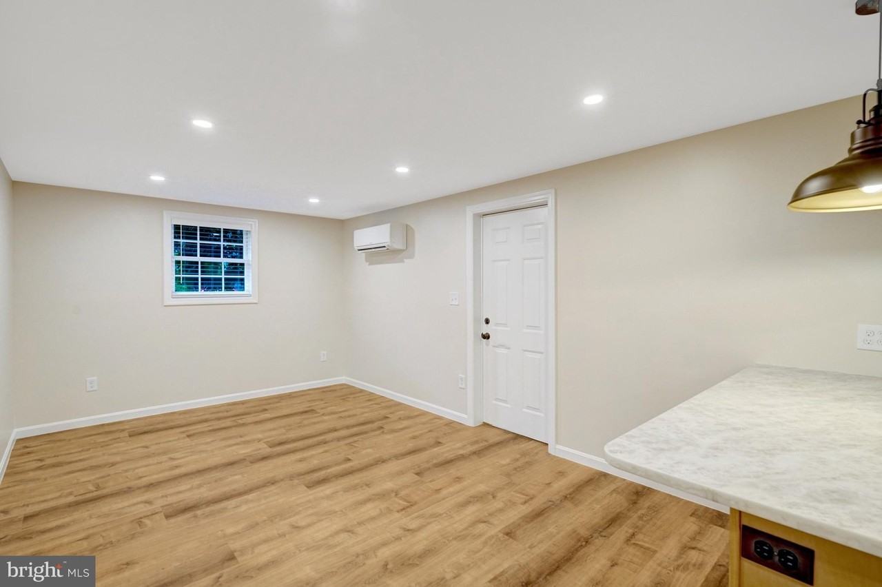 110 S Wise St #1 - Photo 4 of 32