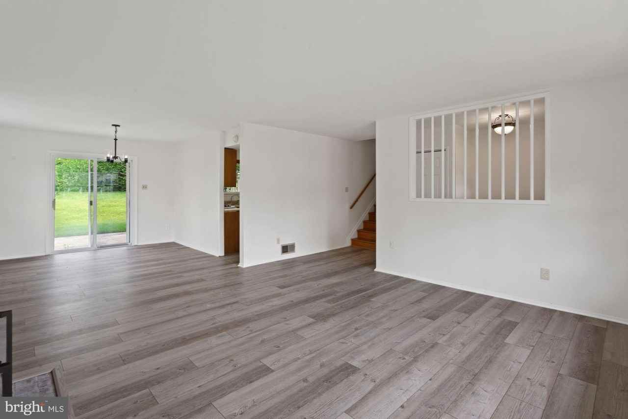 7106 Jayhawk St - Photo 4 of 29
