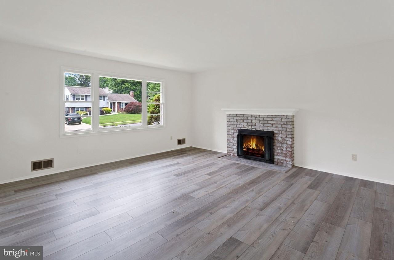 7106 Jayhawk St - Photo 6 of 29