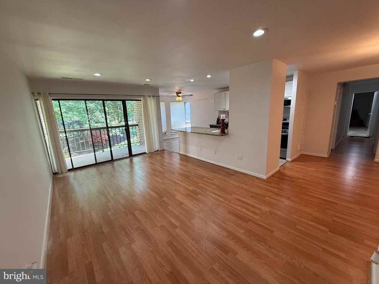 11212 Chestnut Grove Sq #115 - Photo 3 of 25