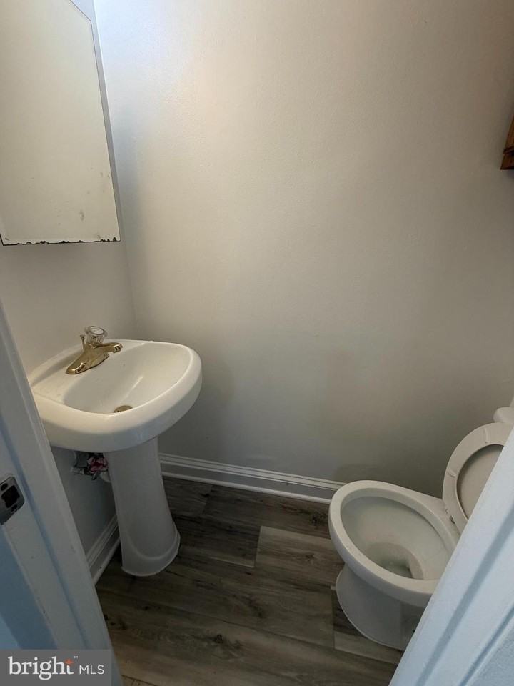 9259 Byrd Dr - Photo 3 of 7