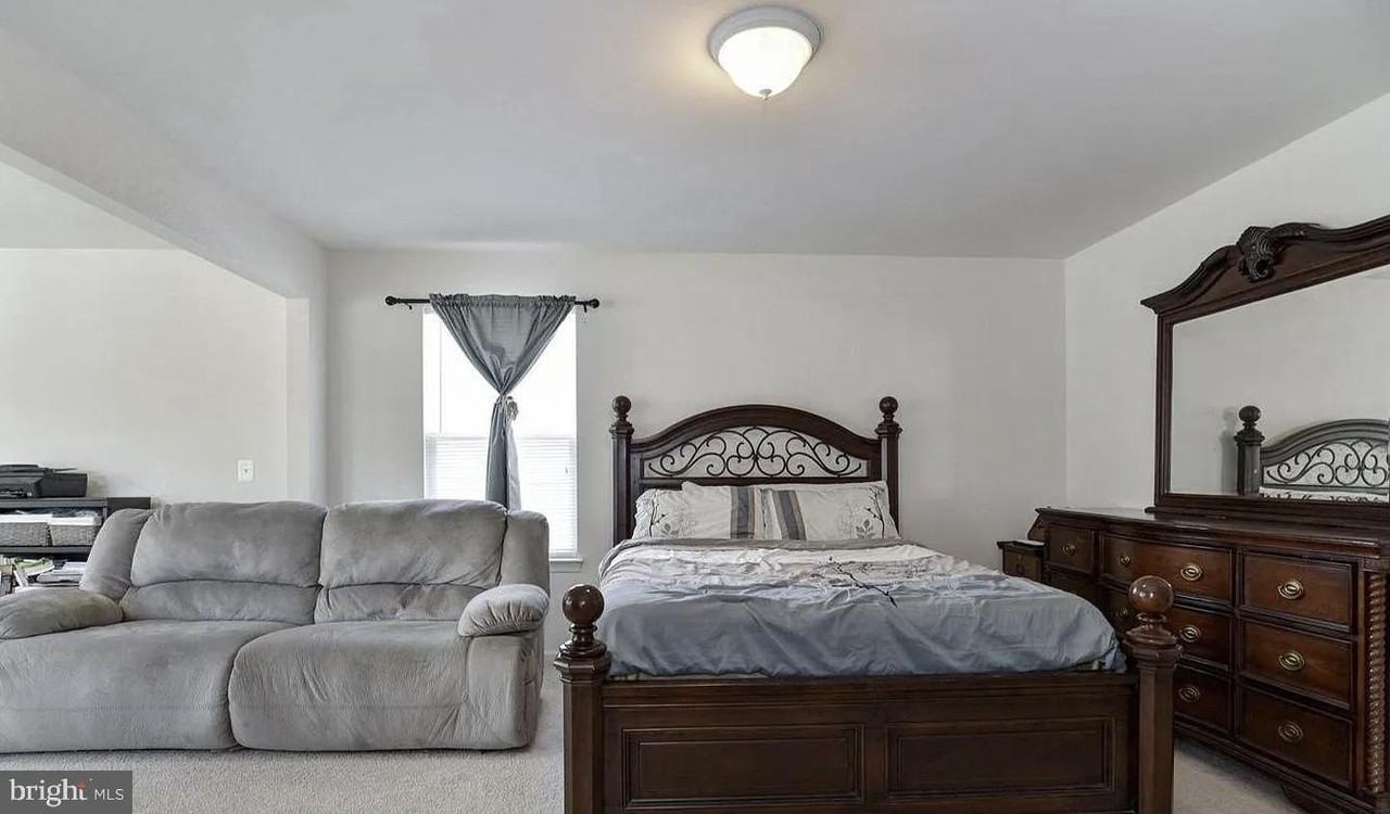 27 Shepherds Hook Way - Photo 4 of 5