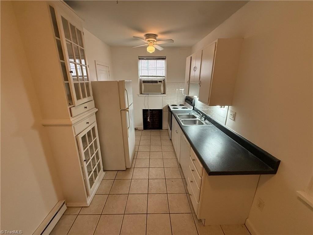 1310 Glade St #33 - Photo 4 of 10