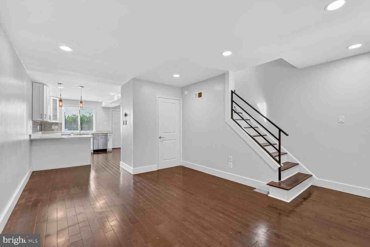 2218 16th St Ne - Photo 3 of 20