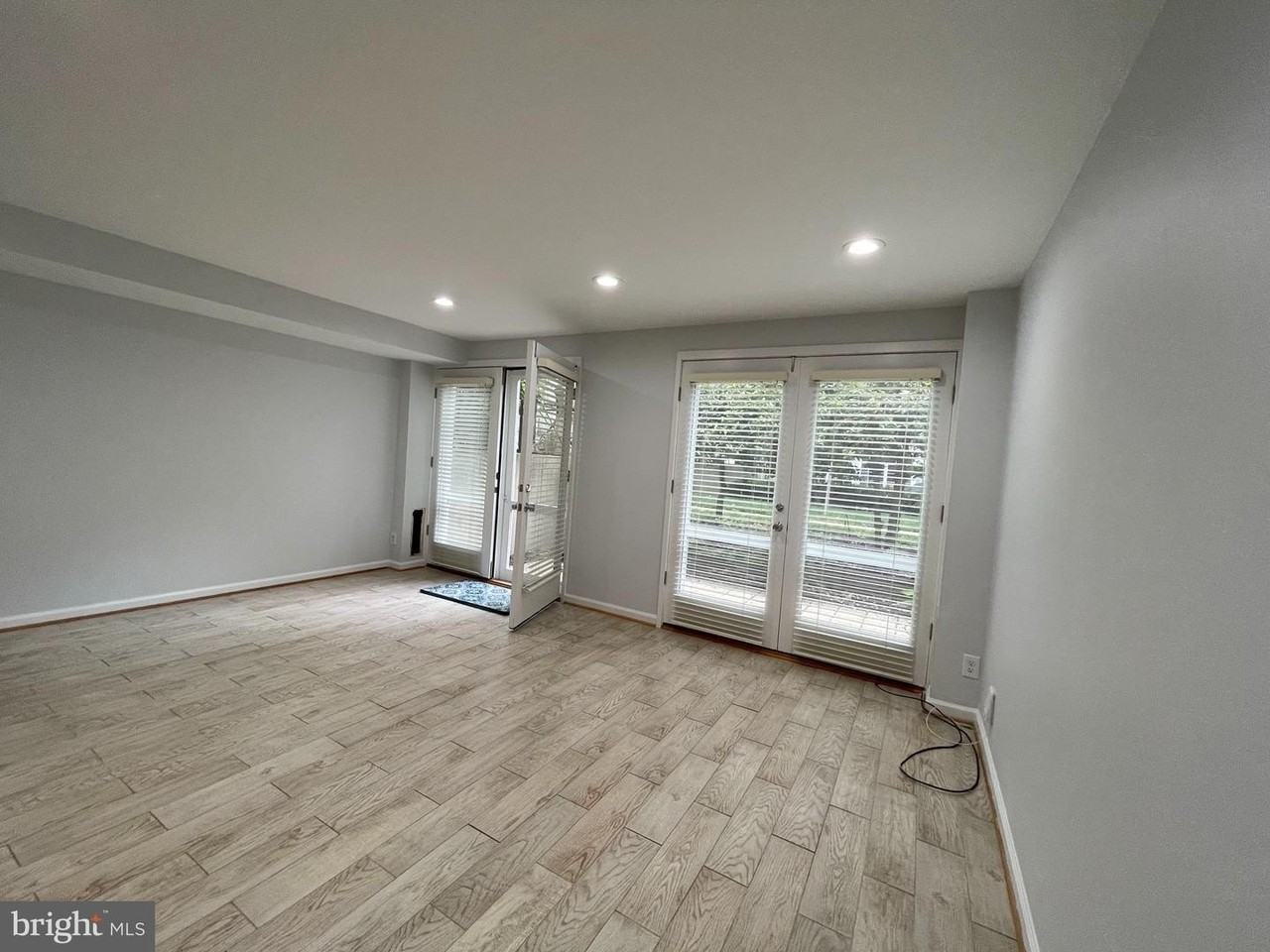 61 G St Sw - Photo 4 of 50