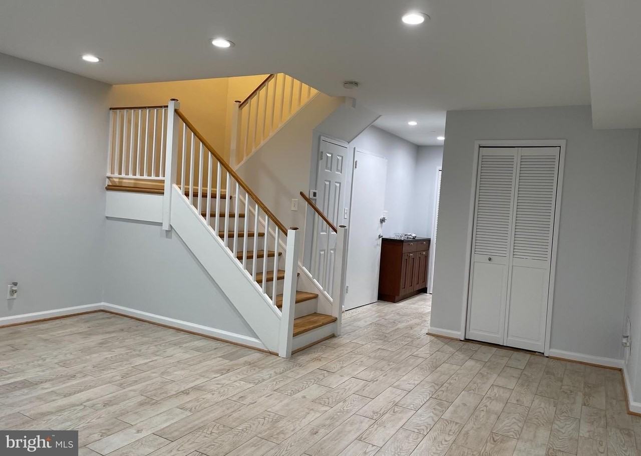 61 G St Sw - Photo 7 of 50