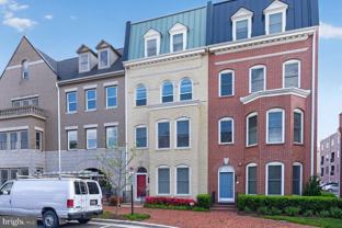 619 E Custis Ave - Photo 1 of 1