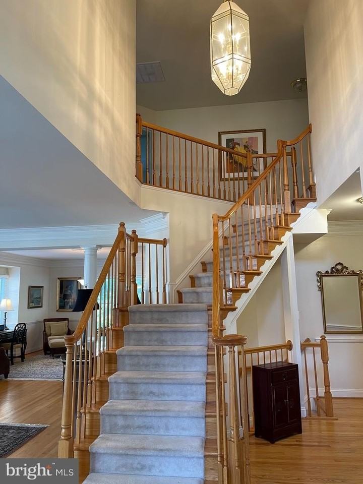 6915 Bonheim Ct - Photo 3 of 38