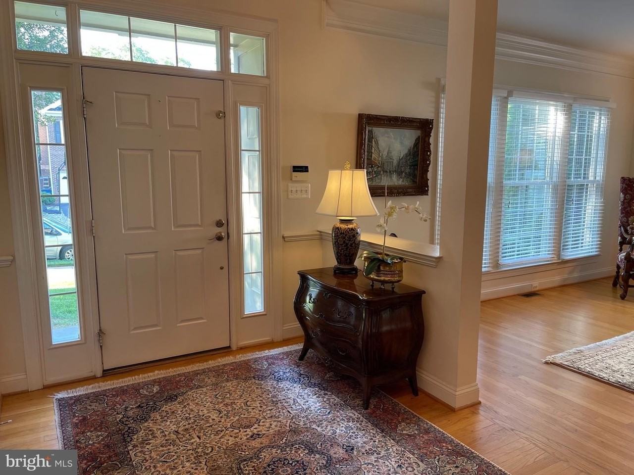 6915 Bonheim Ct - Photo 4 of 38