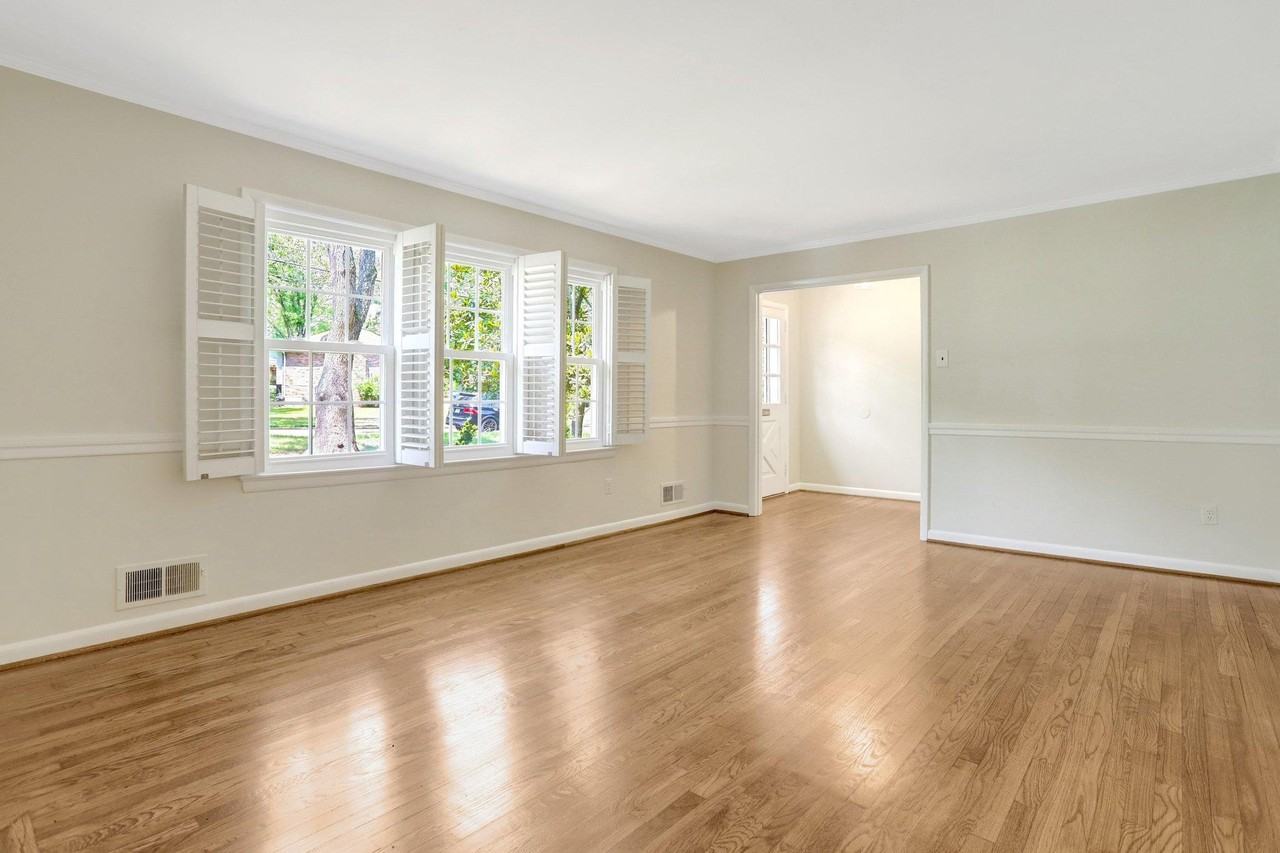 8005 Candlewood Dr - Photo 4 of 50