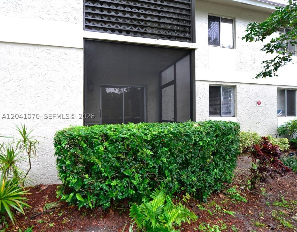 703 Gardens Dr #102