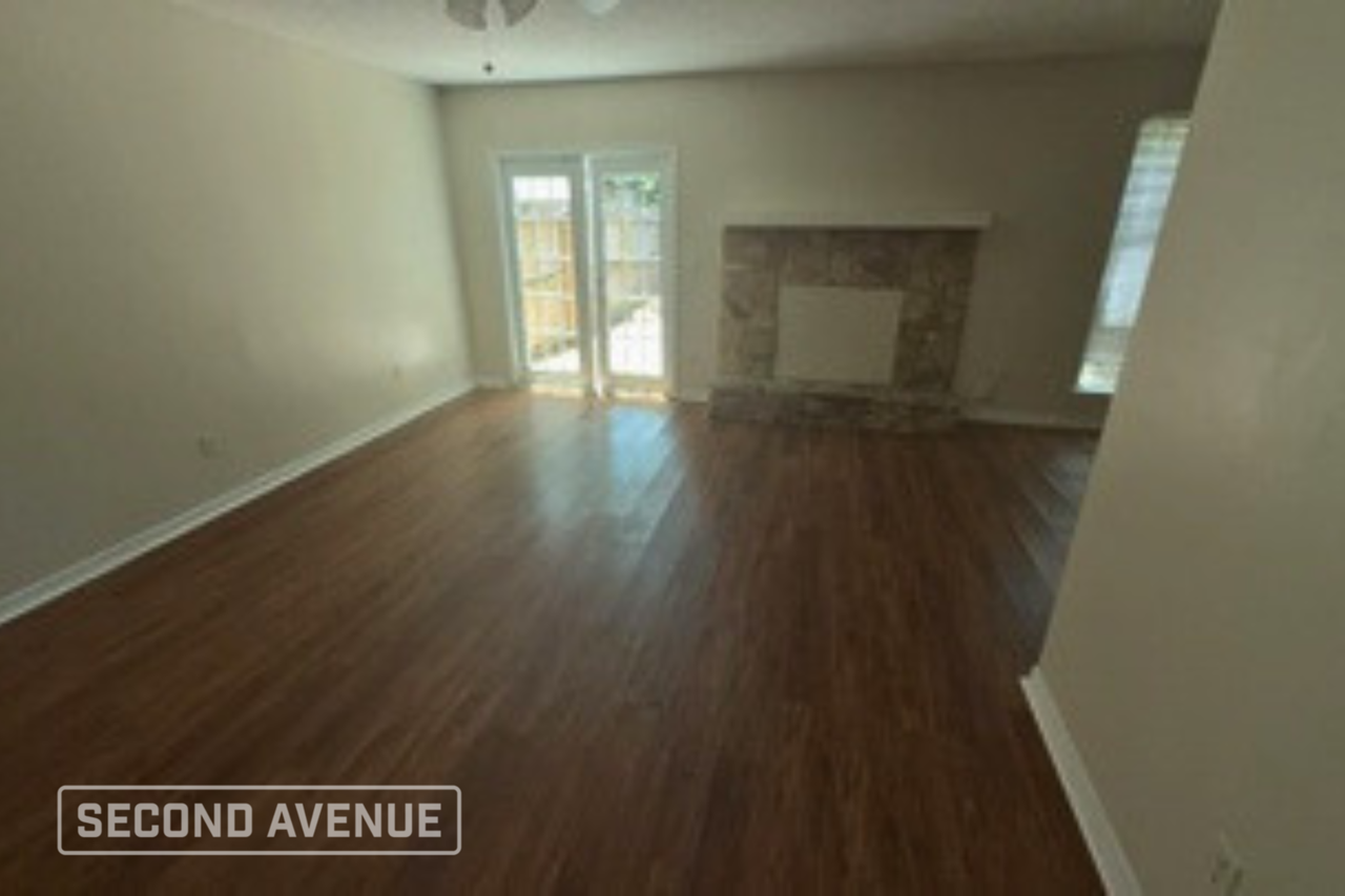 11728 Tanager Dr - Photo 2 of 12