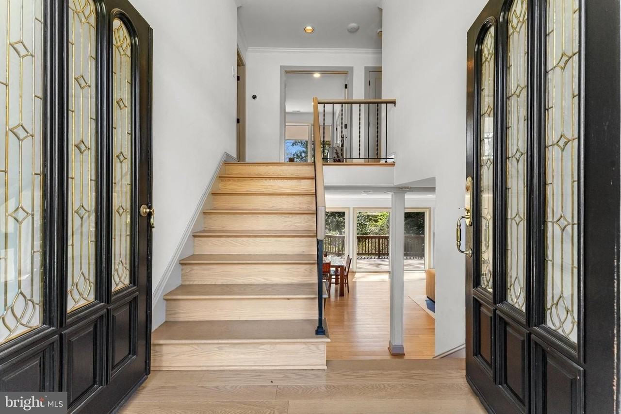 2820 Ellicott St Nw - Photo 4 of 43