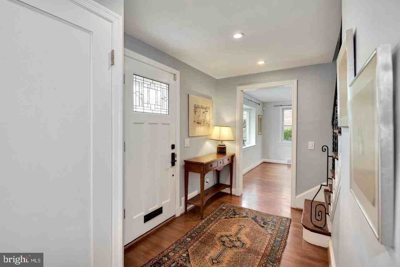 4708 Yuma St Nw - Photo 3 of 36
