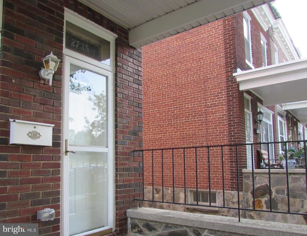 2735 Chesterfield Ave - Photo 2 of 30