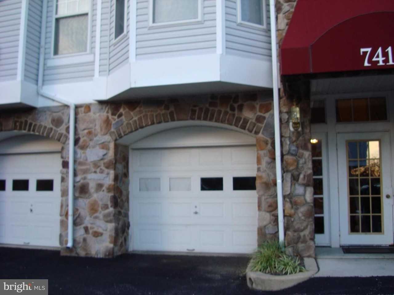 7418 Hindon Cir - Photo 2 of 16