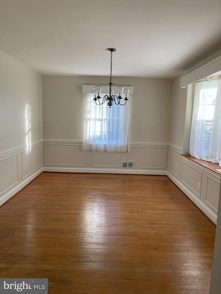 345 Old Trail Rd - Photo 7 of 34