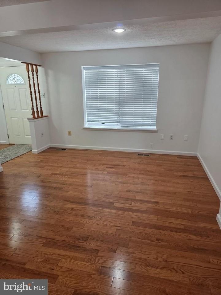 52 Chins Ct - Photo 2 of 31