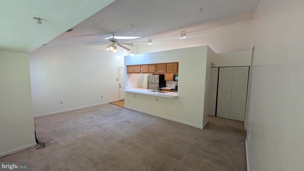 14201 Woolen Oak Ct - Photo 3 of 24