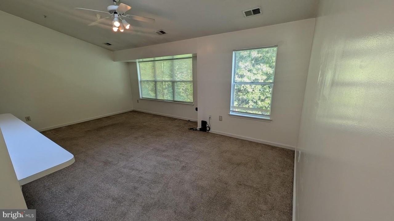 14201 Woolen Oak Ct - Photo 4 of 24