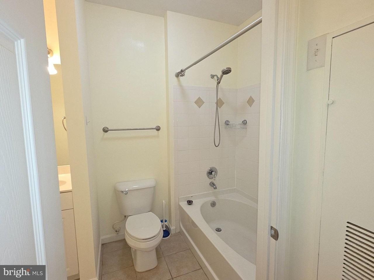 7 Booth St - Photo 6 of 21