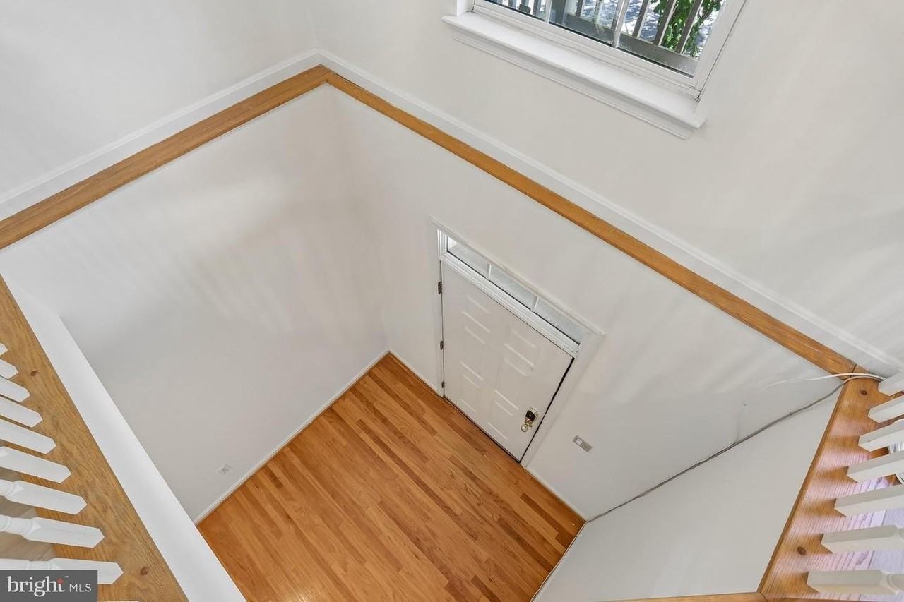 46 Waddington Ln - Photo 4 of 50