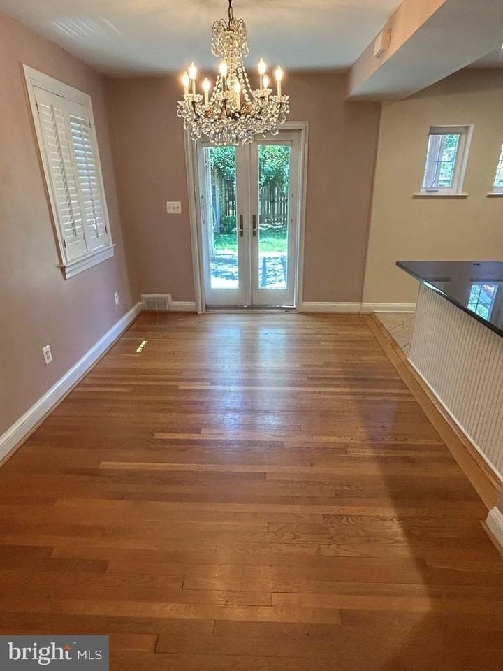 1322 Michigan Ave - Photo 5 of 13