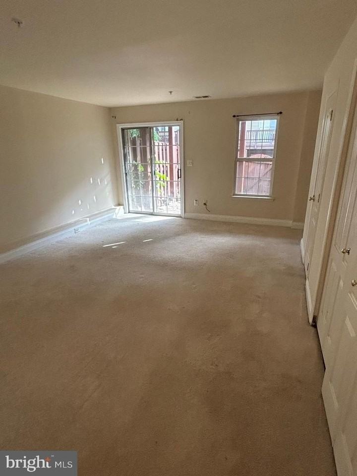 2158 Capstone Cir - Photo 5 of 27