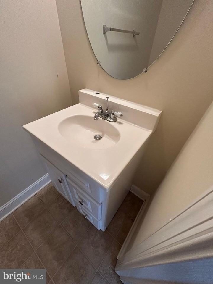 2158 Capstone Cir - Photo 6 of 27