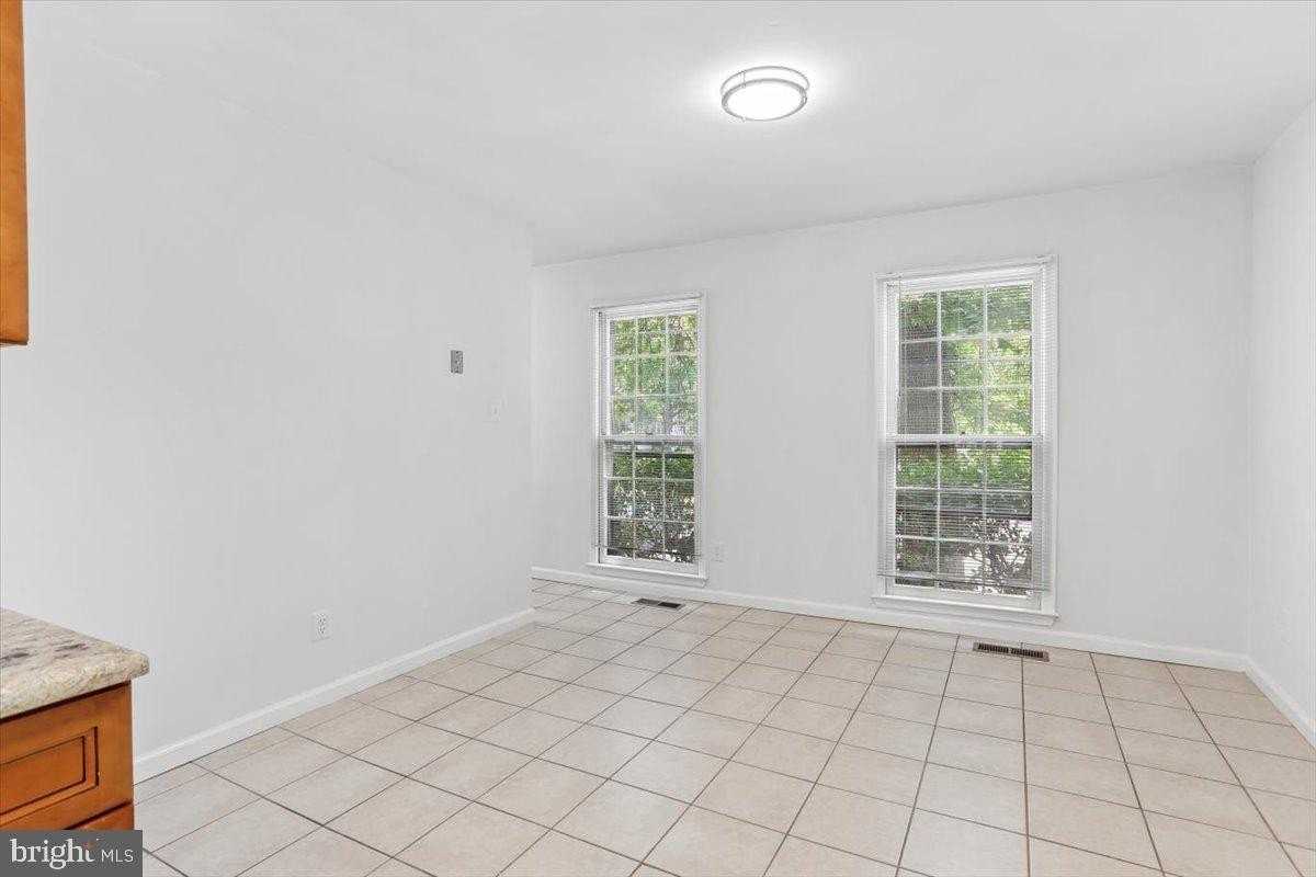 9652 Motley Ln - Photo 6 of 30