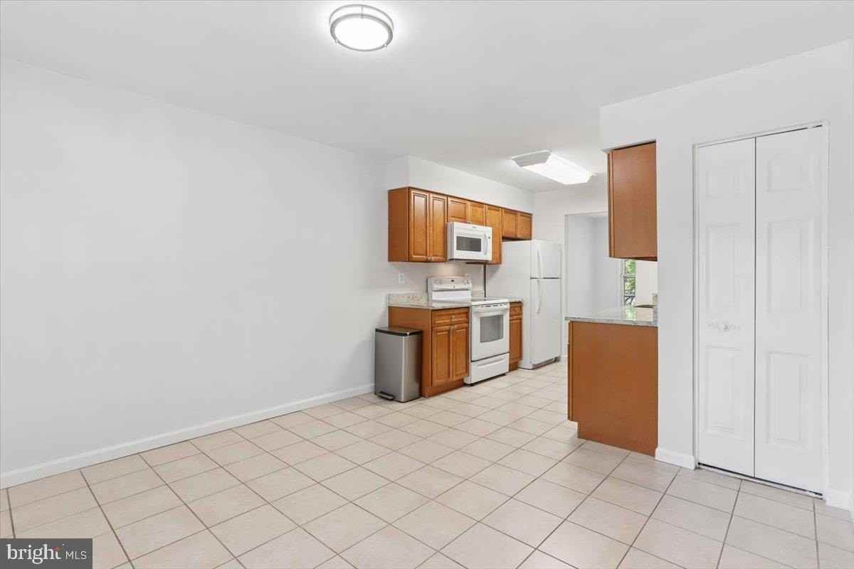 9652 Motley Ln - Photo 7 of 30