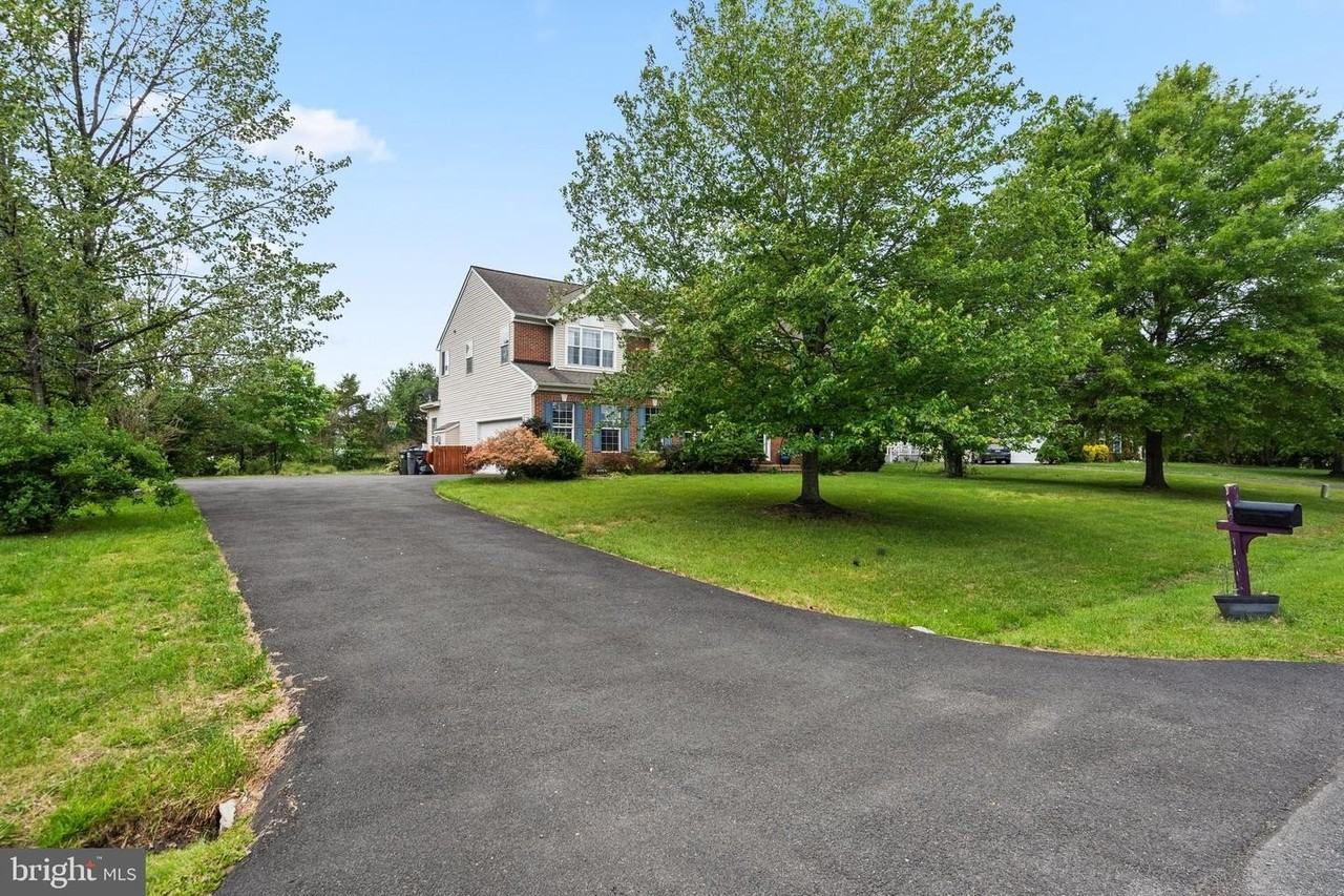 11117 Stainsby Ct - Photo 3 of 46