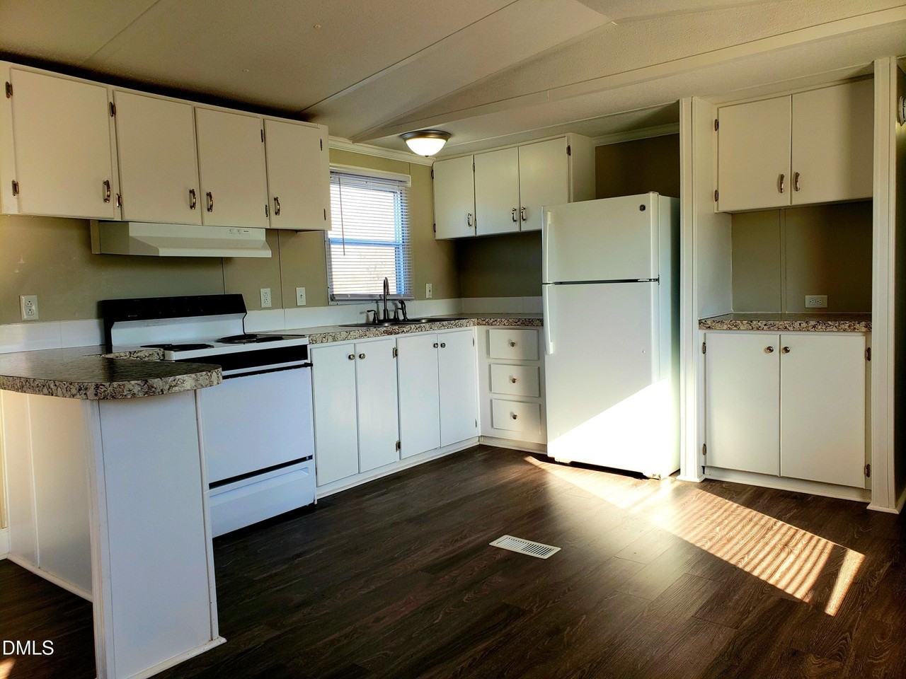 8530 White Oak Rd - Photo 2 of 11