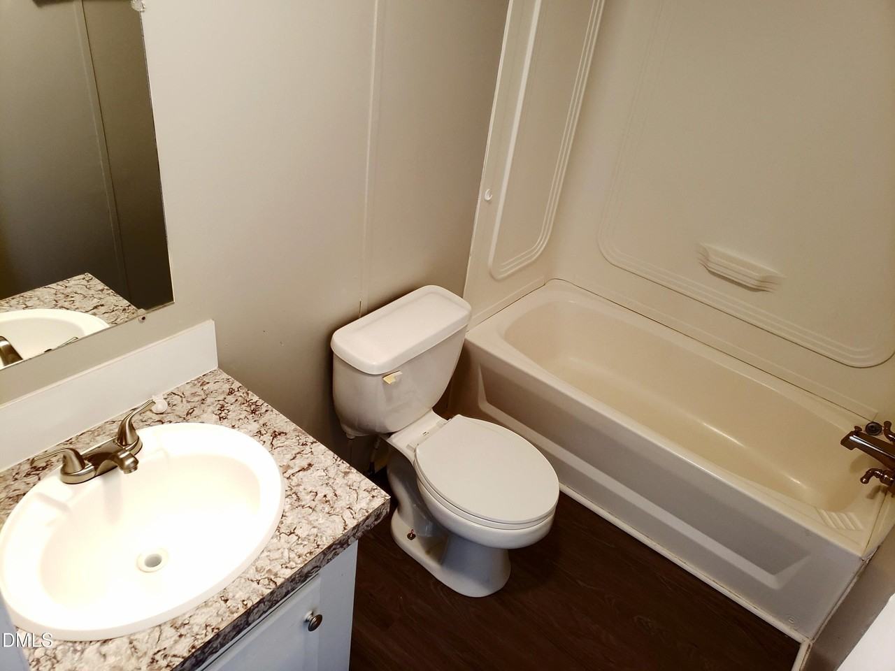 8530 White Oak Rd - Photo 3 of 11