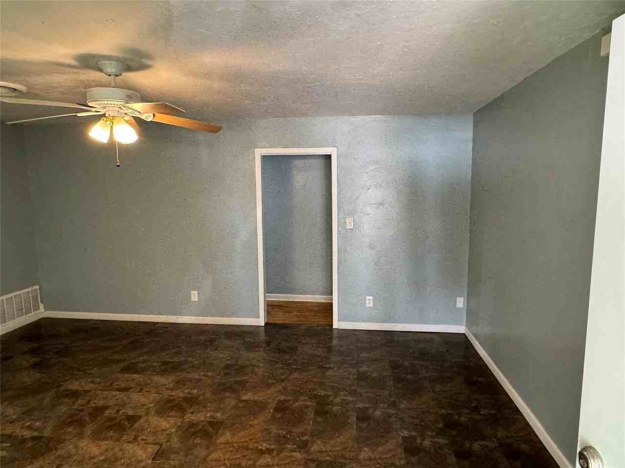 5000 Jerri Ln - Photo 4 of 9