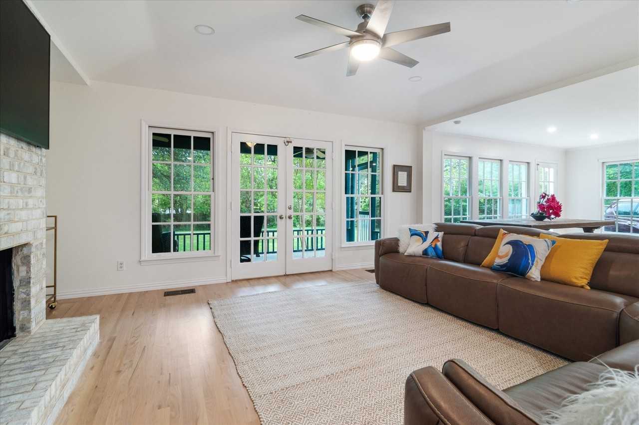 8106 San Benito Way - Photo 5 of 34