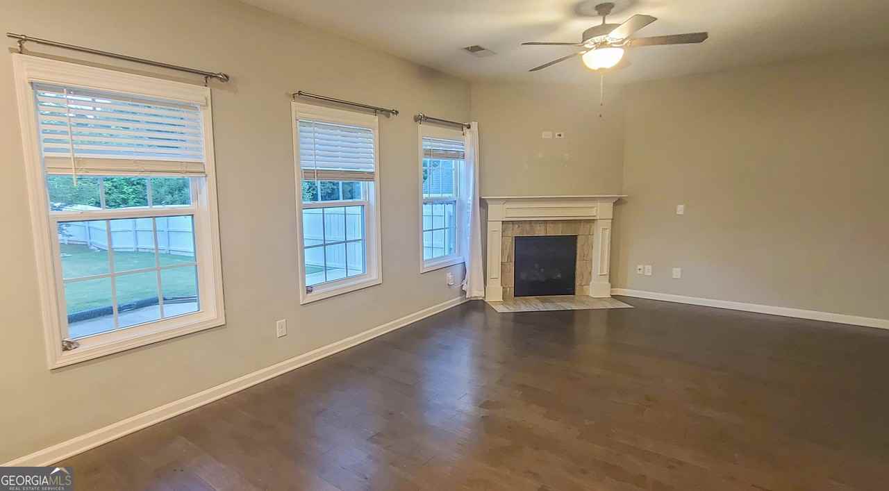 110 Ashton Pl - Photo 3 of 10