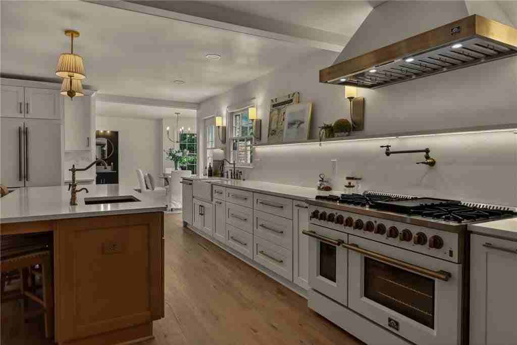 295 Glen Lake Dr - Photo 5 of 50
