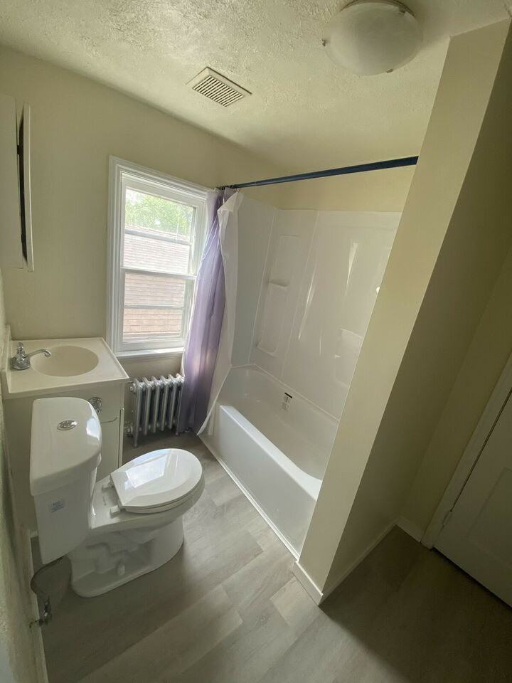 526 Jubilee Ave - Photo 4 of 13