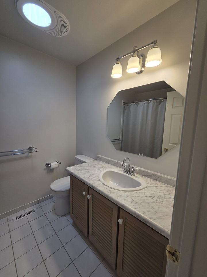 4245 85 St Nw - Photo 3 of 28