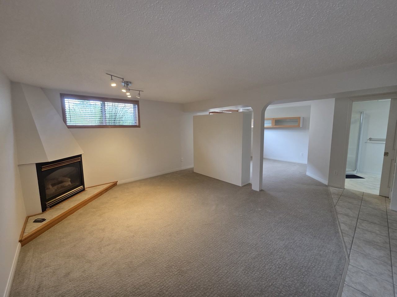 4245 85 St Nw - Photo 7 of 28