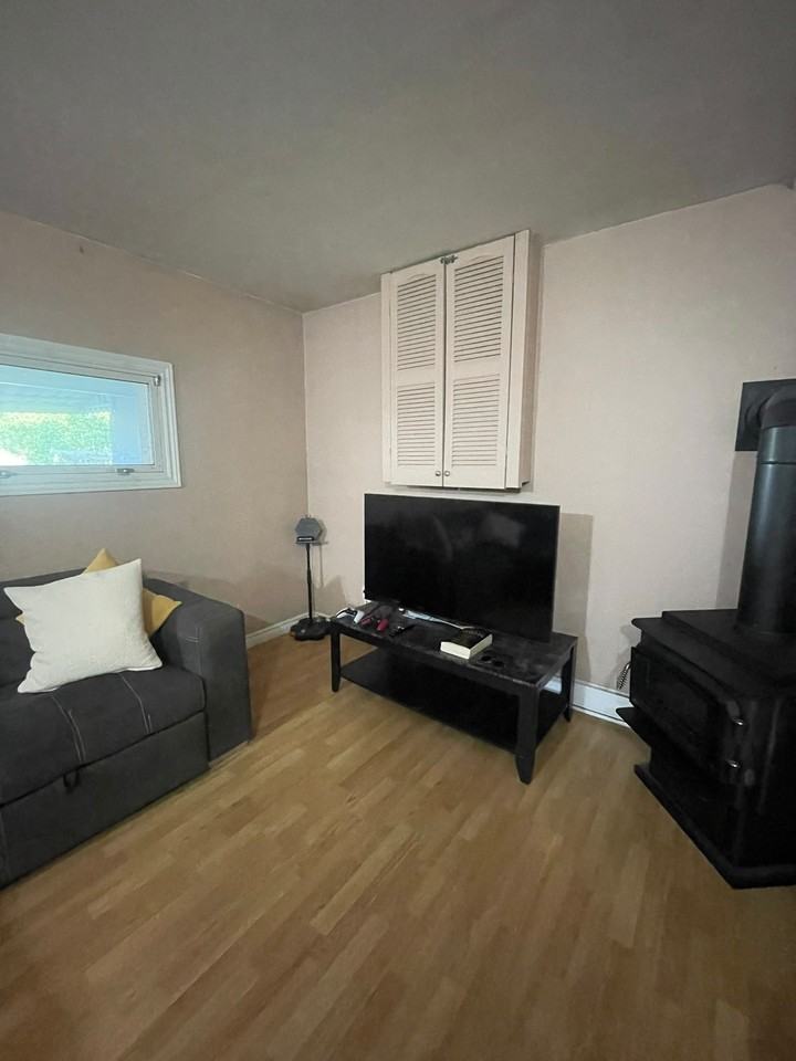 267 Mackie Pl - Photo 3 of 12